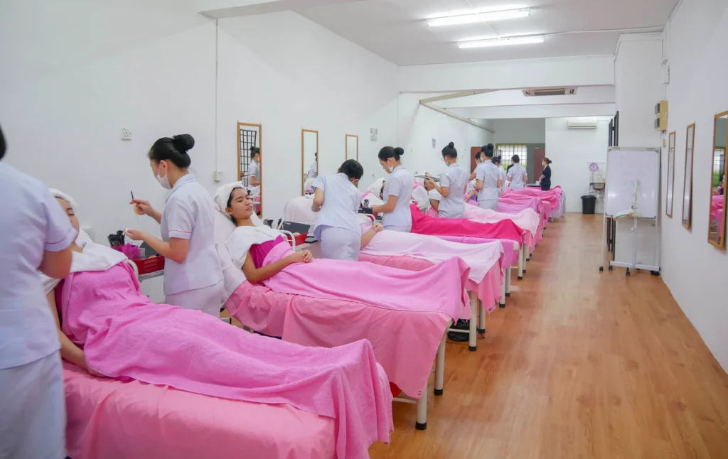 JB’s Top 3 Johor Bahru Beauty College is your gateway to a dazzling career!